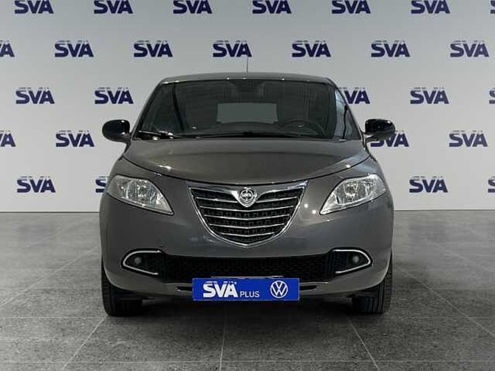 Lancia Ypsilon usata a Ravenna (2)