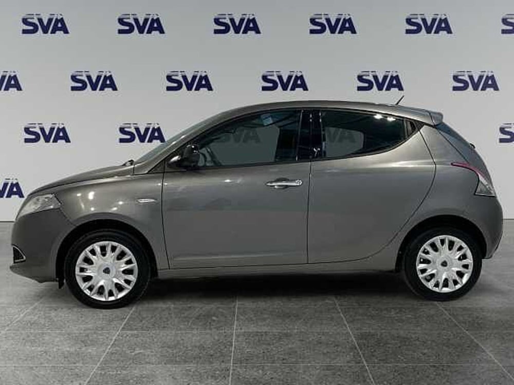 Lancia Ypsilon usata a Ravenna (3)