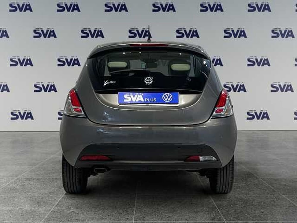 Lancia Ypsilon usata a Ravenna (4)