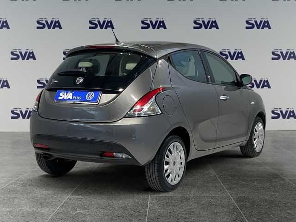 Lancia Ypsilon usata a Ravenna (5)