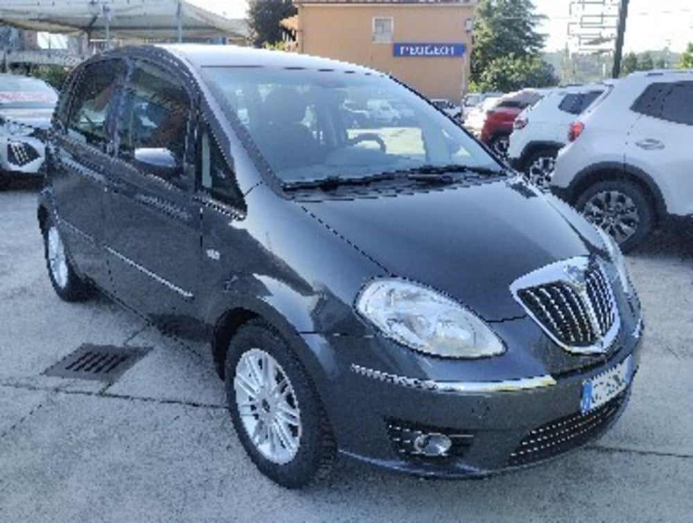 Lancia Musa usata a Asti (2)