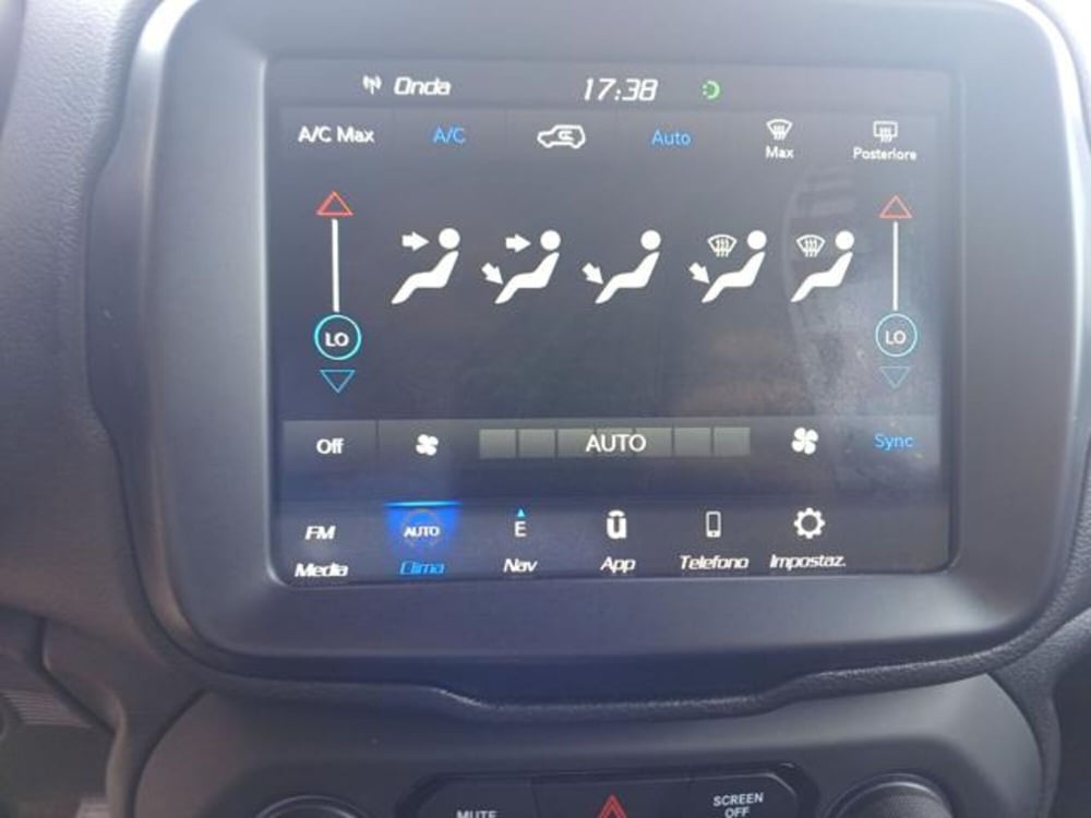 Jeep Renegade usata a Savona (17)