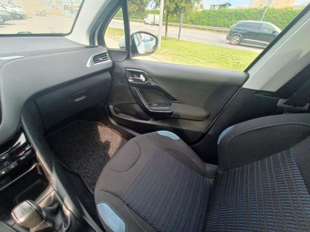 Peugeot 208 usata a Savona (13)
