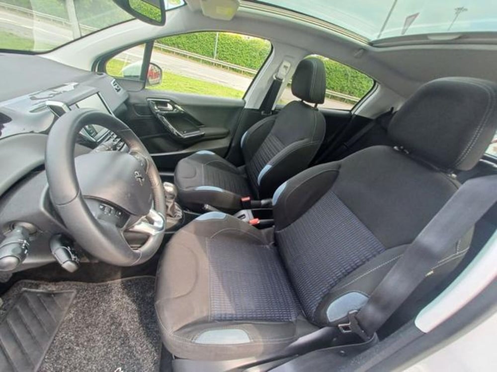 Peugeot 208 usata a Savona (17)