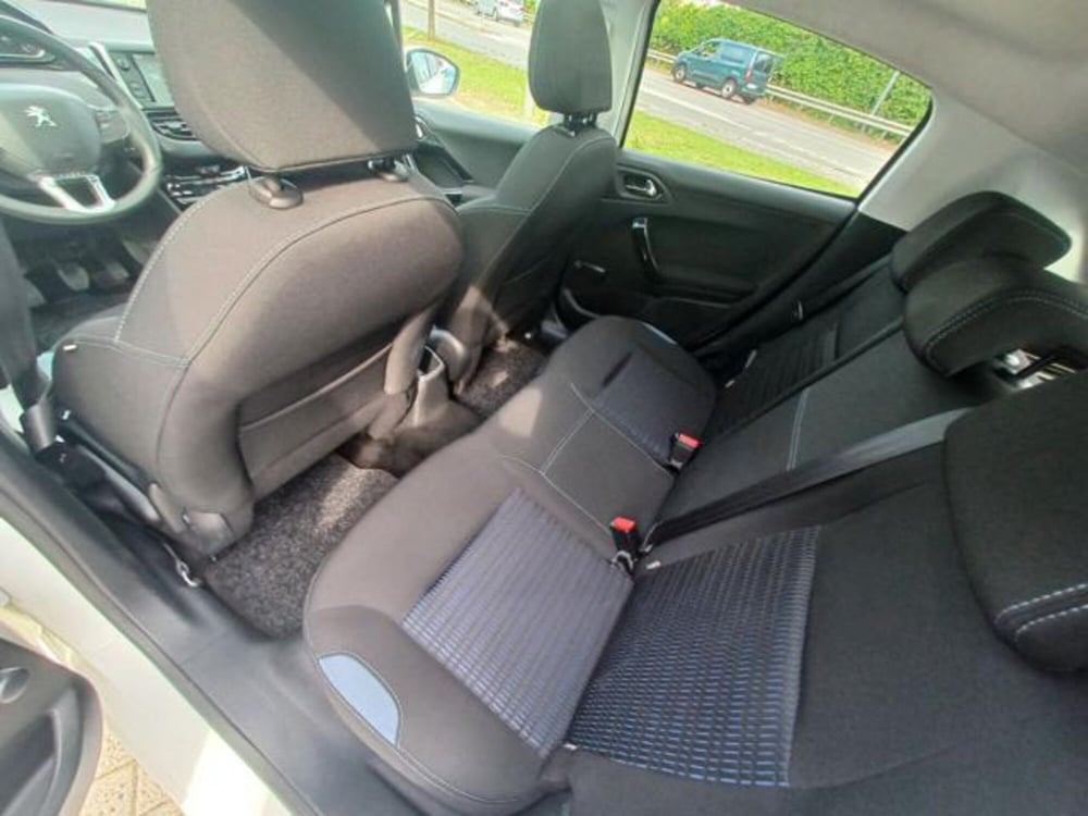 Peugeot 208 usata a Savona (8)