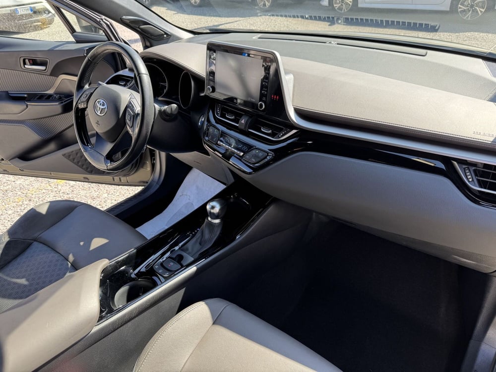 Toyota Toyota C-HR usata a Como (6)