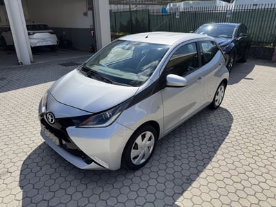 Toyota Aygo 1.0 VVT-i 69 CV 5 porte x-play TSS del 2018 usata a Como