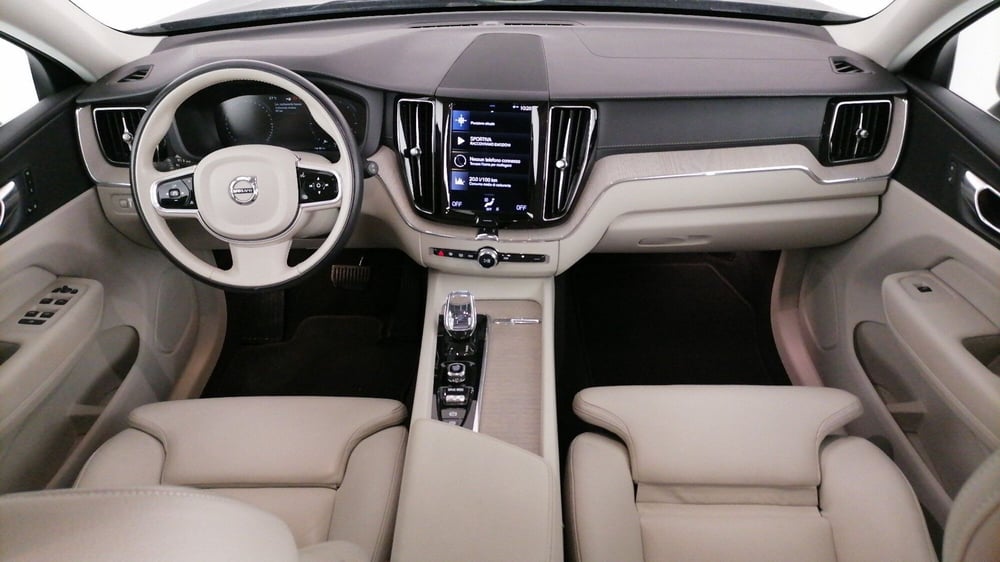 Volvo XC60 usata a Roma (9)