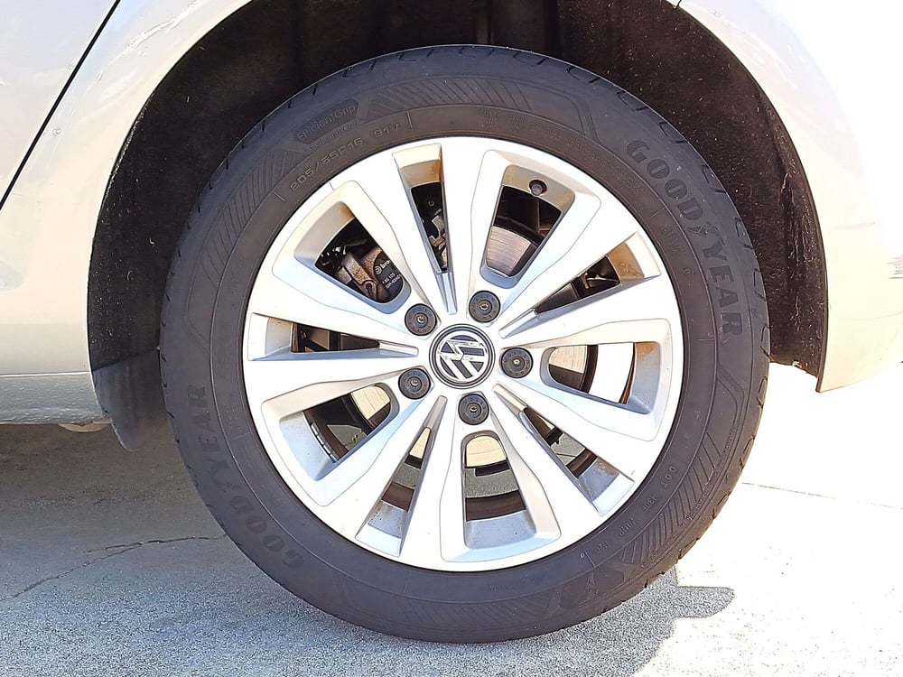 Volkswagen Golf usata  (13)