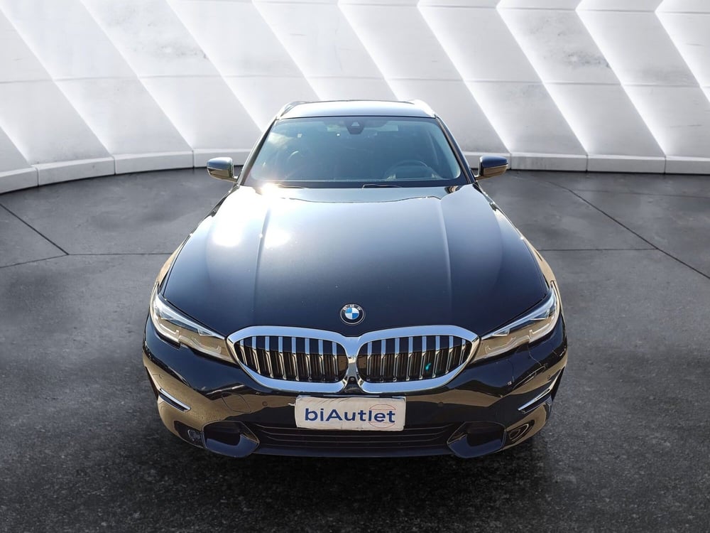 BMW Serie 3 Touring usata  (2)