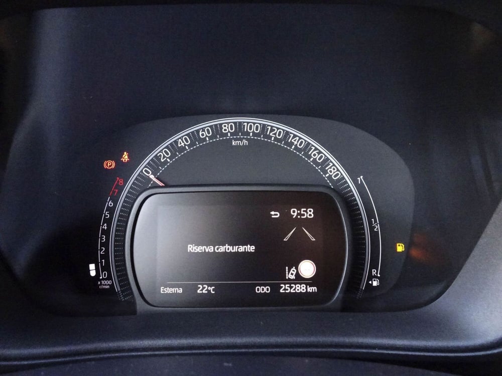 Toyota Aygo X usata a Treviso (16)