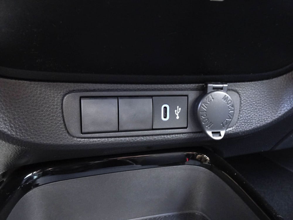Toyota Aygo X nuova a Treviso (17)