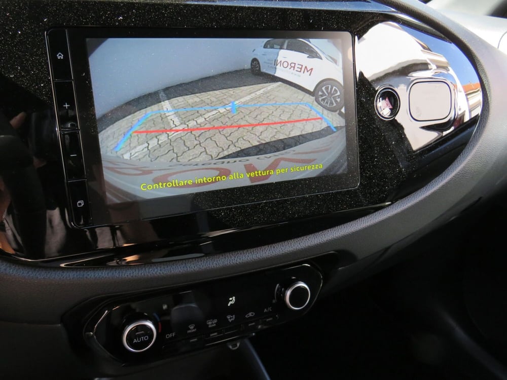 Toyota Aygo X nuova a Monza e Brianza (11)