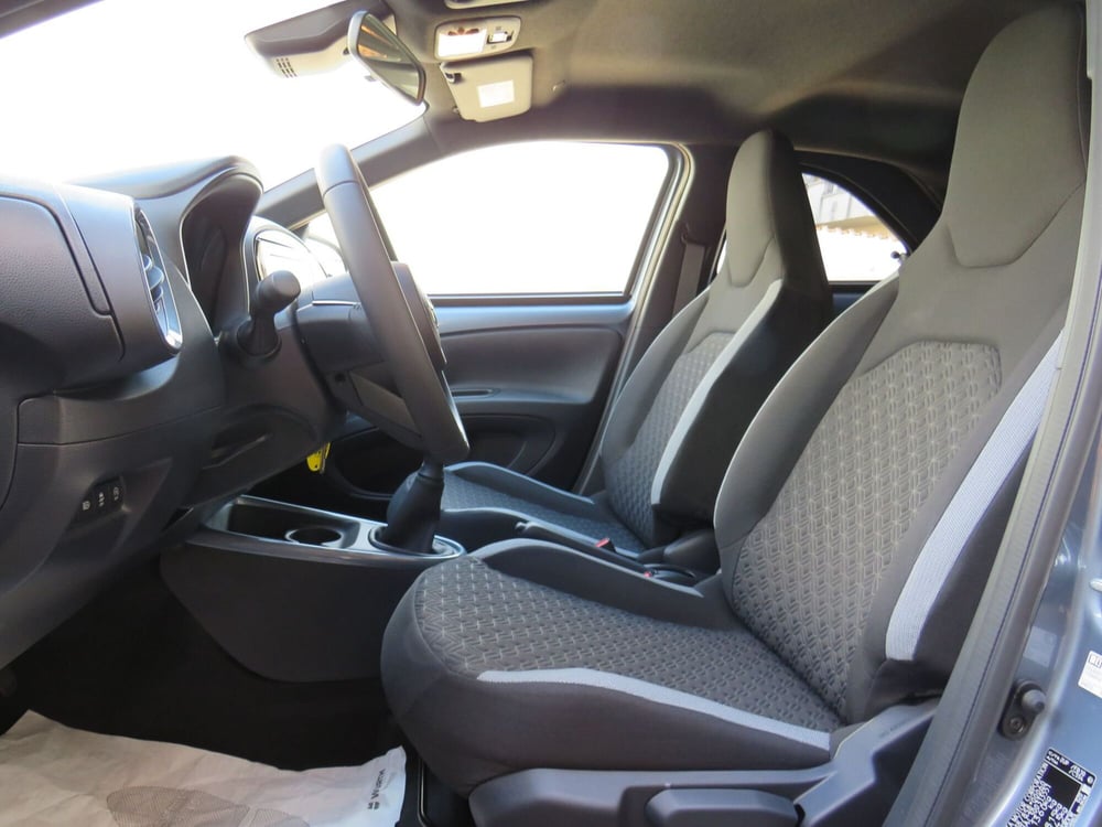 Toyota Aygo X nuova a Monza e Brianza (18)