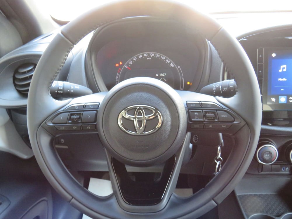 Toyota Aygo X nuova a Monza e Brianza (15)