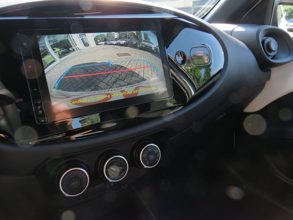 Toyota Aygo X nuova a Monza e Brianza (17)