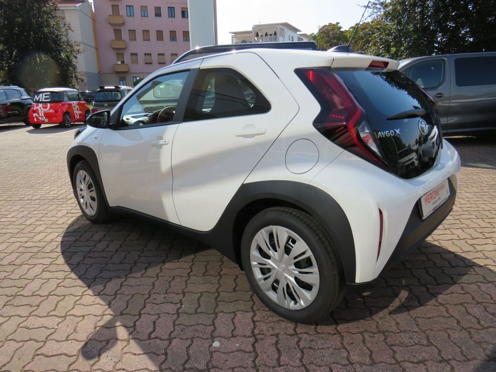 Toyota Aygo X nuova a Monza e Brianza (5)