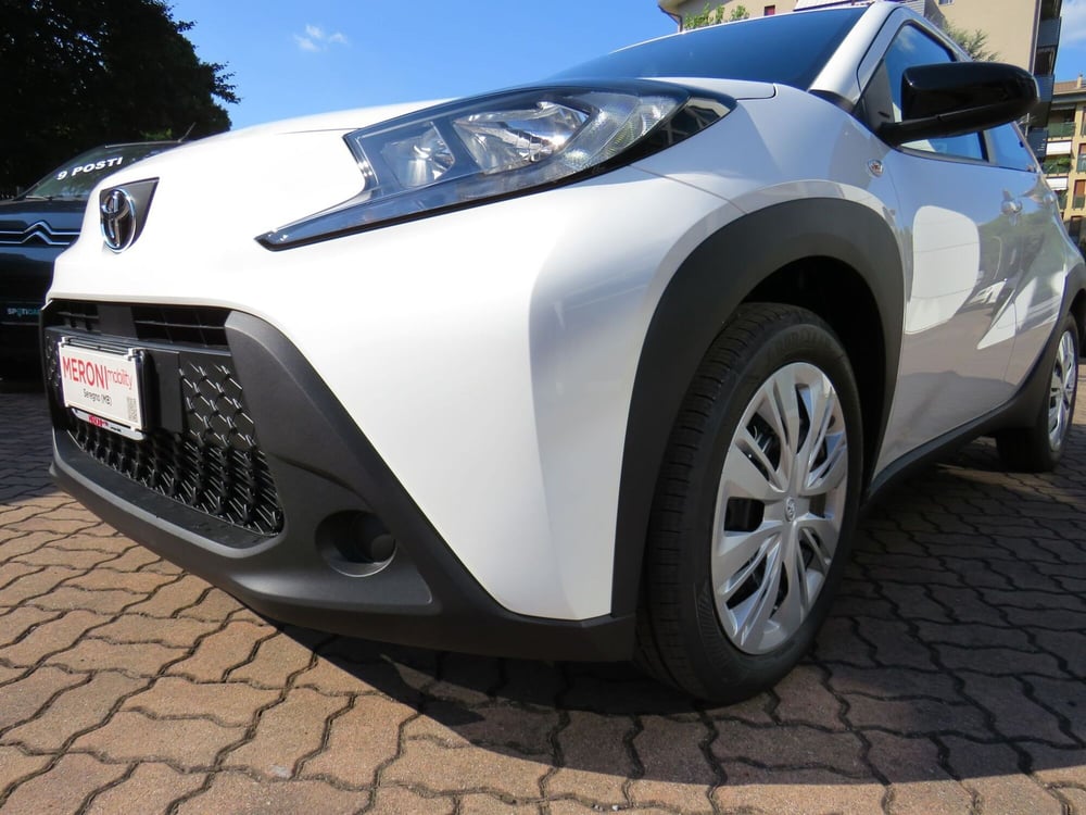 Toyota Aygo X nuova a Monza e Brianza (7)