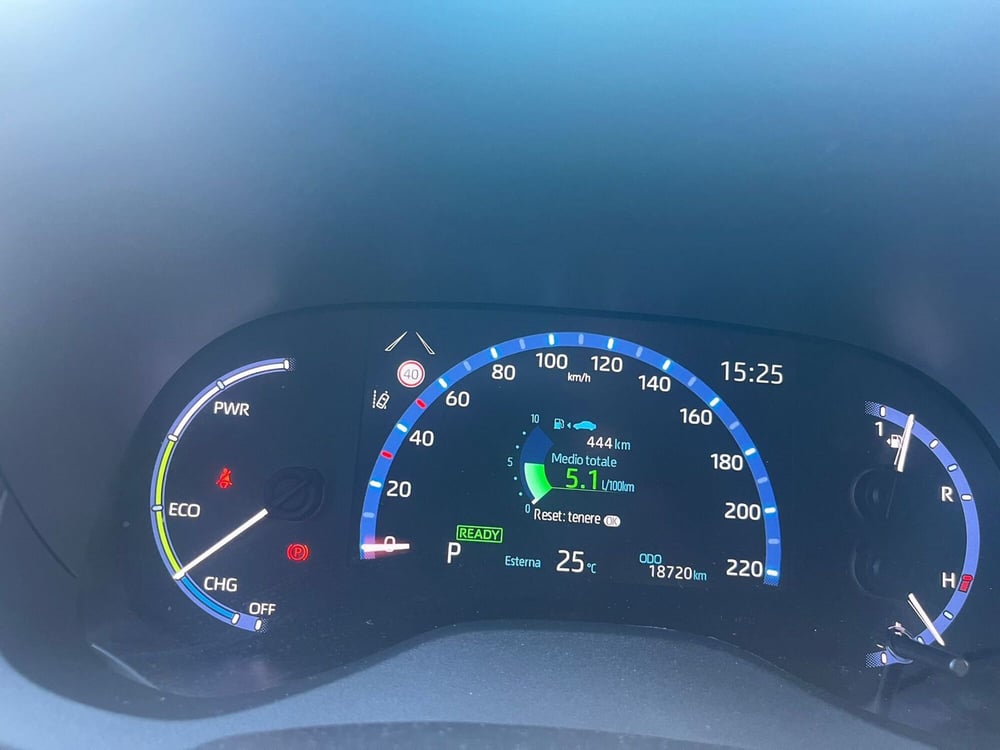 Toyota Yaris Cross usata a Cremona (14)