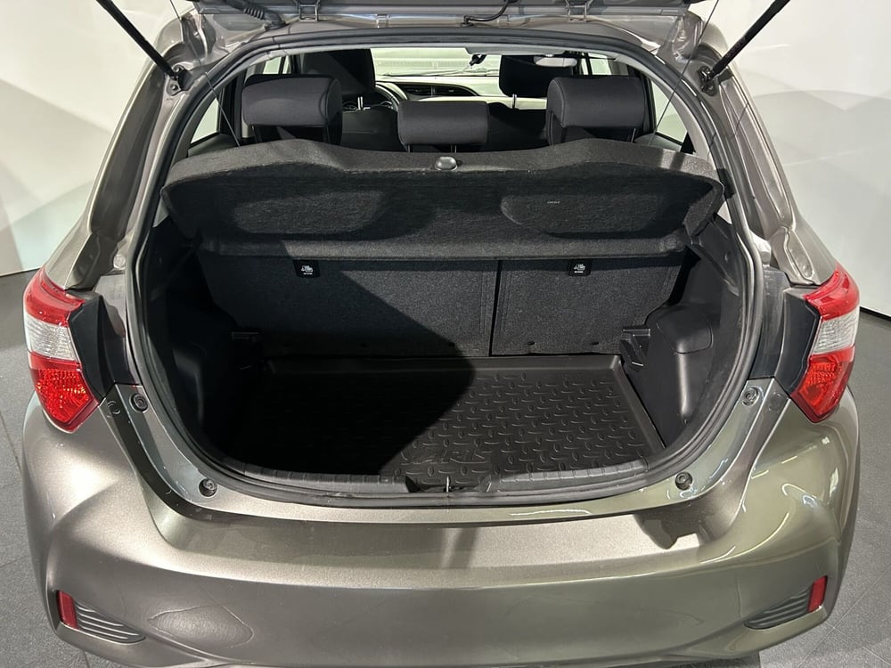 Toyota Yaris usata a Milano (11)