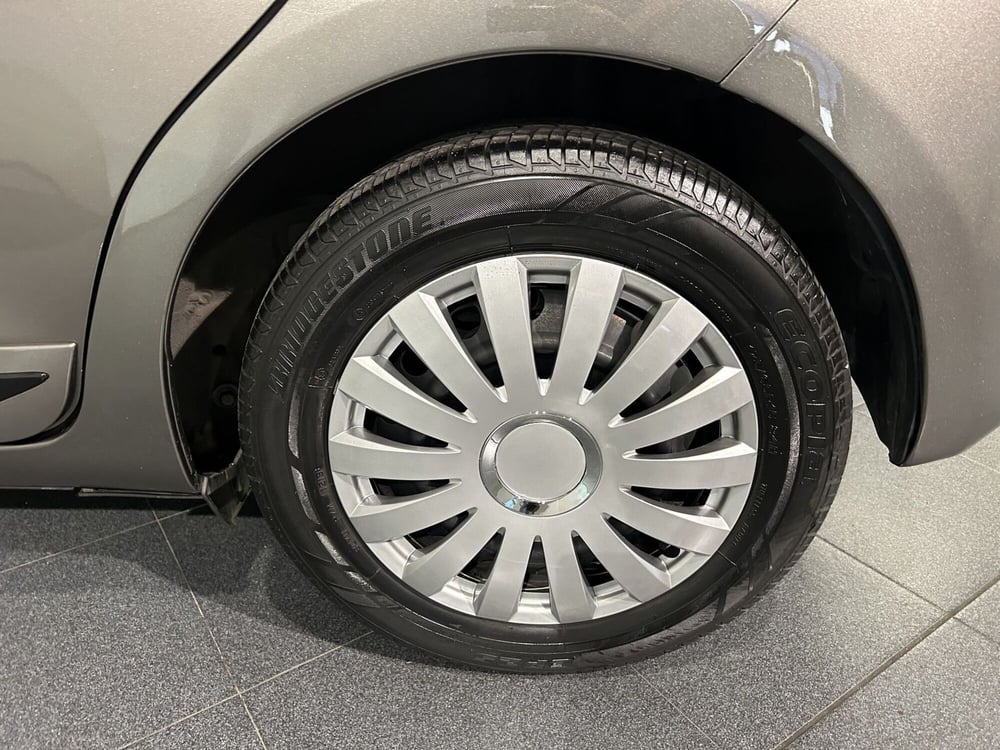 Toyota Yaris usata a Milano (15)
