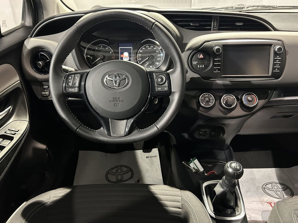 Toyota Yaris usata a Milano (9)