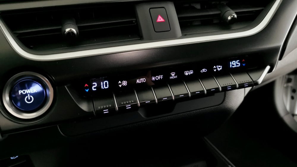 Lexus UX usata a Chieti (16)