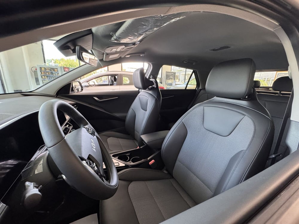 Kia Niro nuova a La Spezia (10)