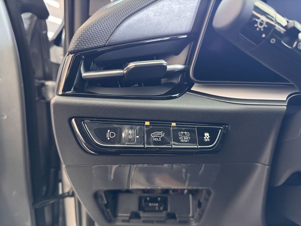 Kia Niro nuova a La Spezia (14)