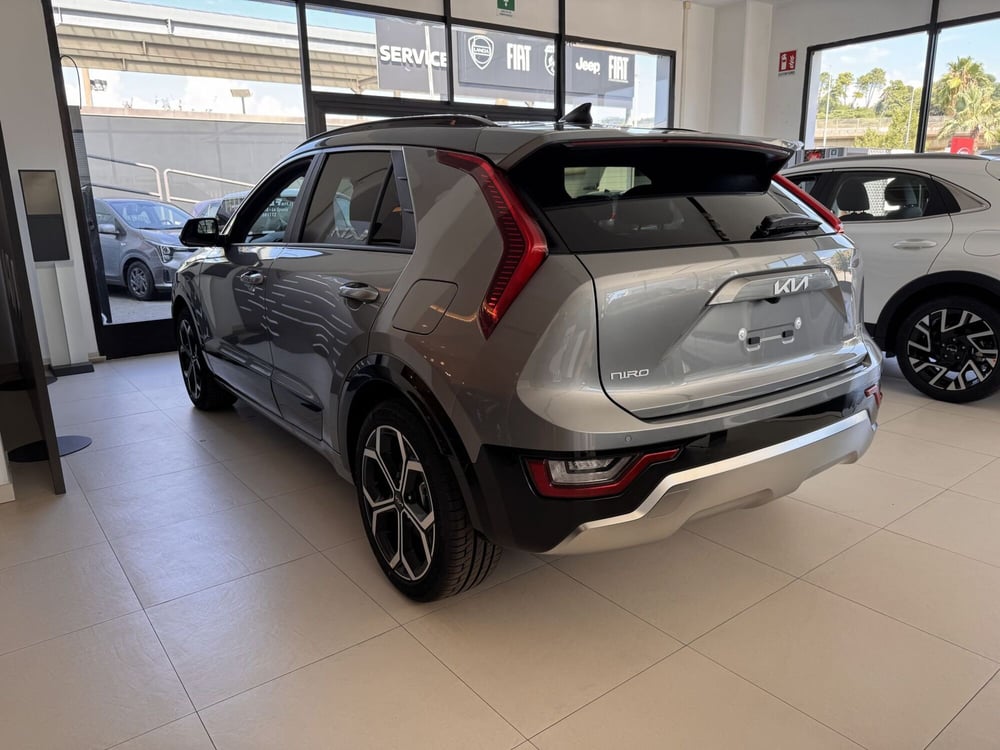 Kia Niro nuova a La Spezia (5)