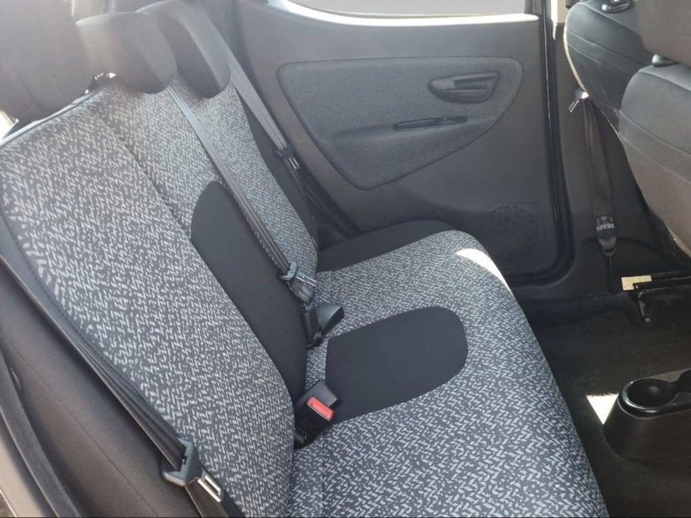 Lancia Ypsilon usata a Pisa (11)