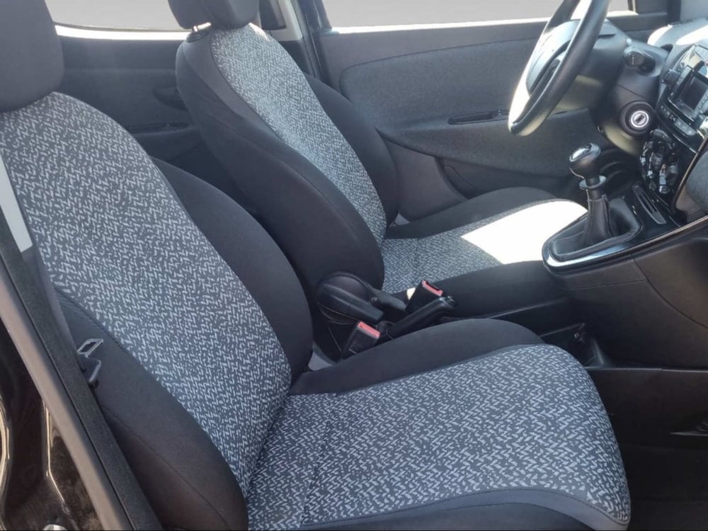Lancia Ypsilon usata a Pisa (12)