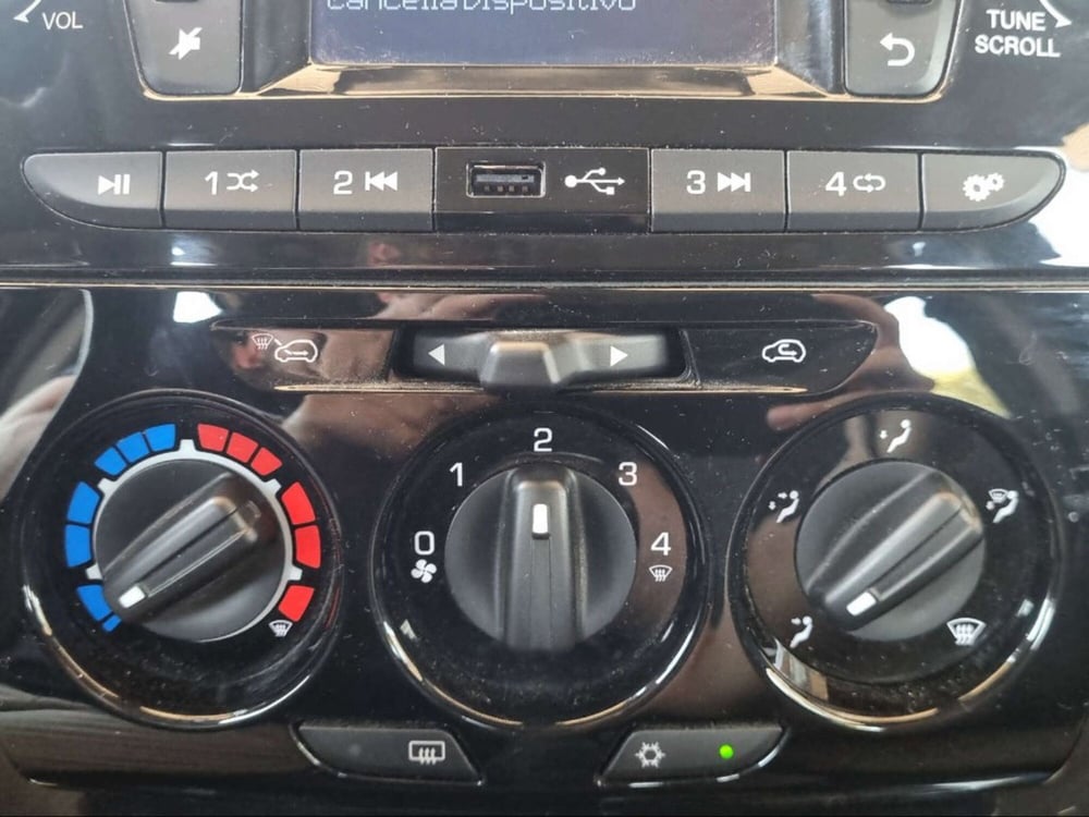 Lancia Ypsilon usata a Pisa (14)