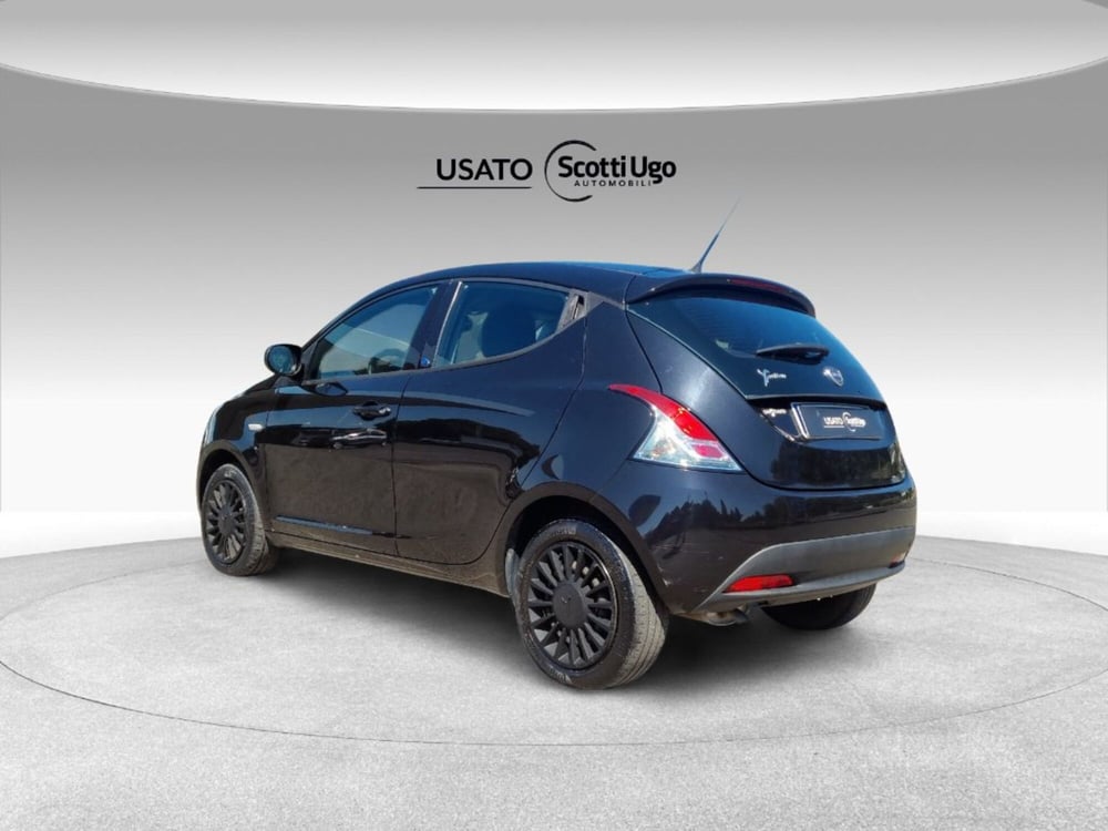 Lancia Ypsilon usata a Pisa (4)