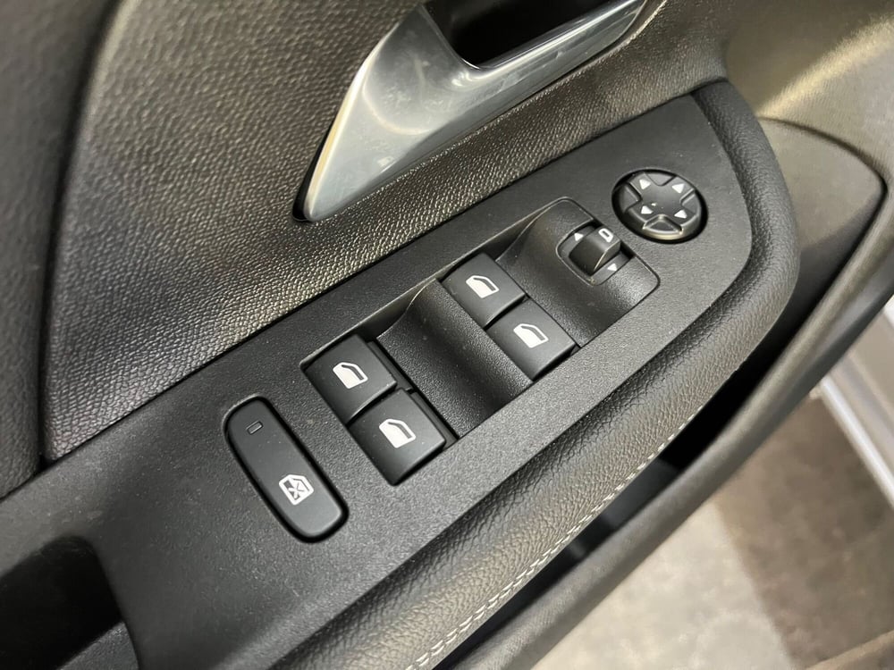 Opel Mokka nuova a Bari (14)
