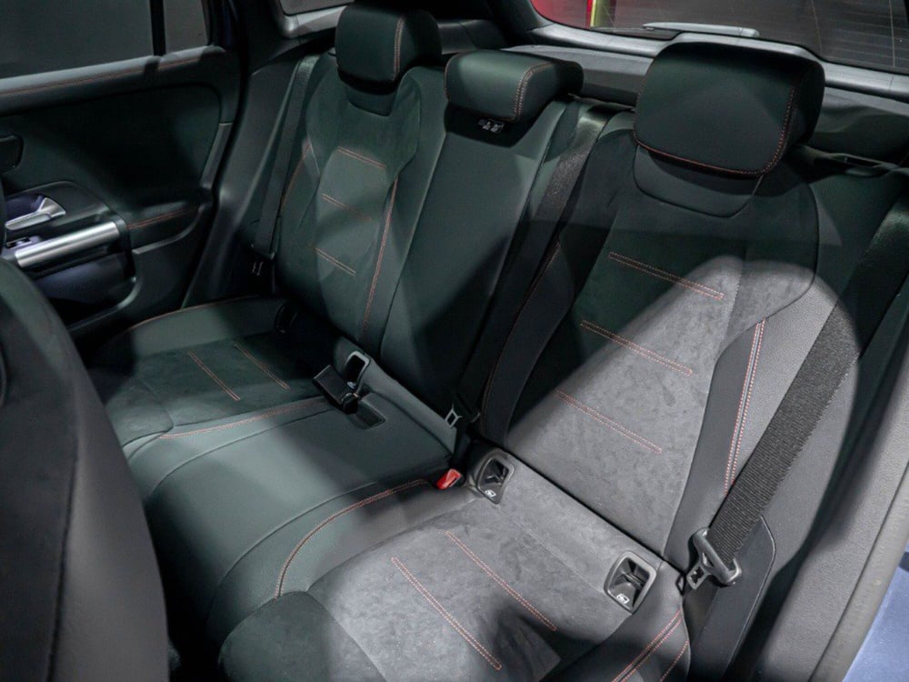 Mercedes-Benz GLA SUV nuova a Macerata (11)