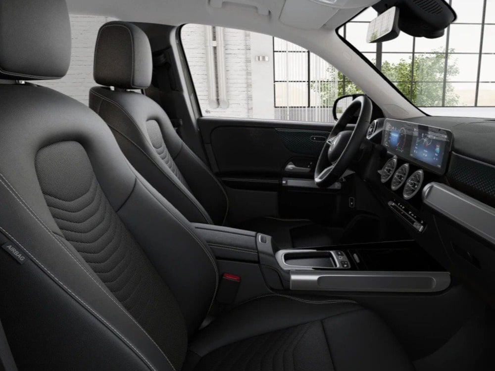 Mercedes-Benz GLB nuova a Ancona (11)