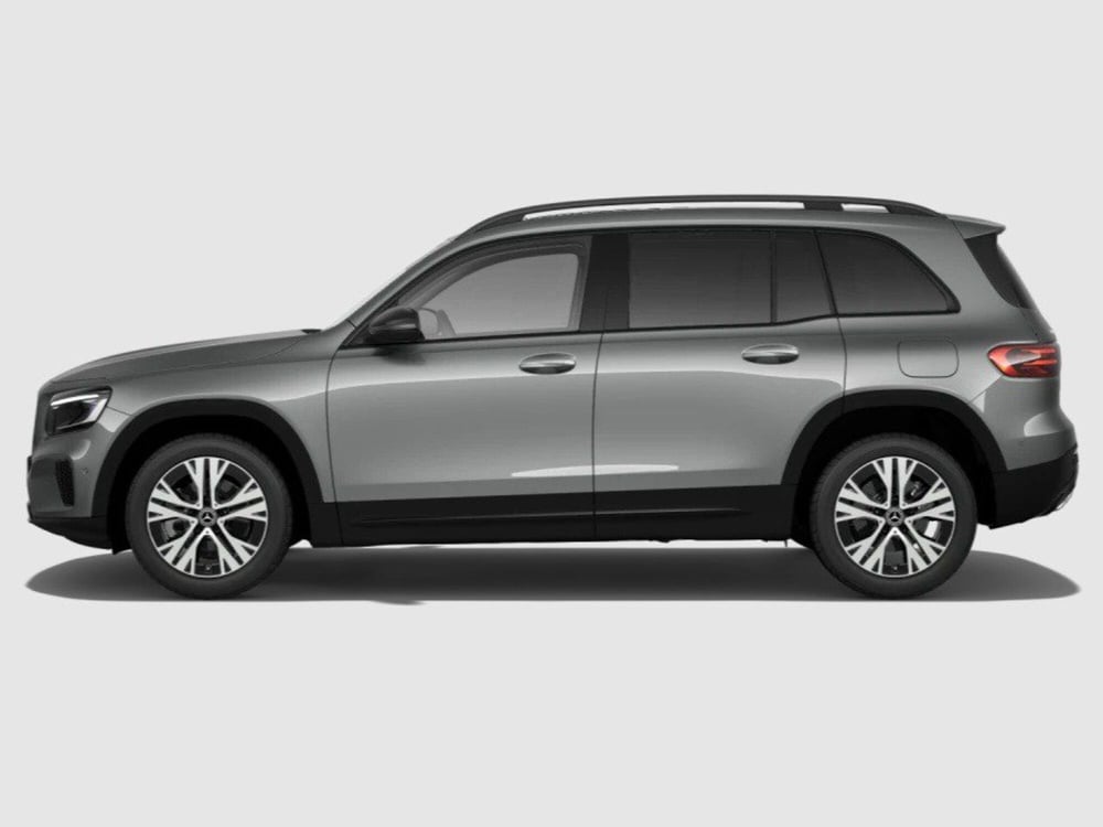 Mercedes-Benz GLB nuova a Ancona (2)