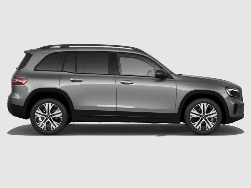 Mercedes-Benz GLB nuova a Ancona (6)