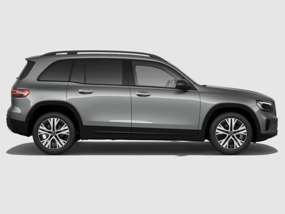 Mercedes-Benz GLB nuova a Ancona (6)
