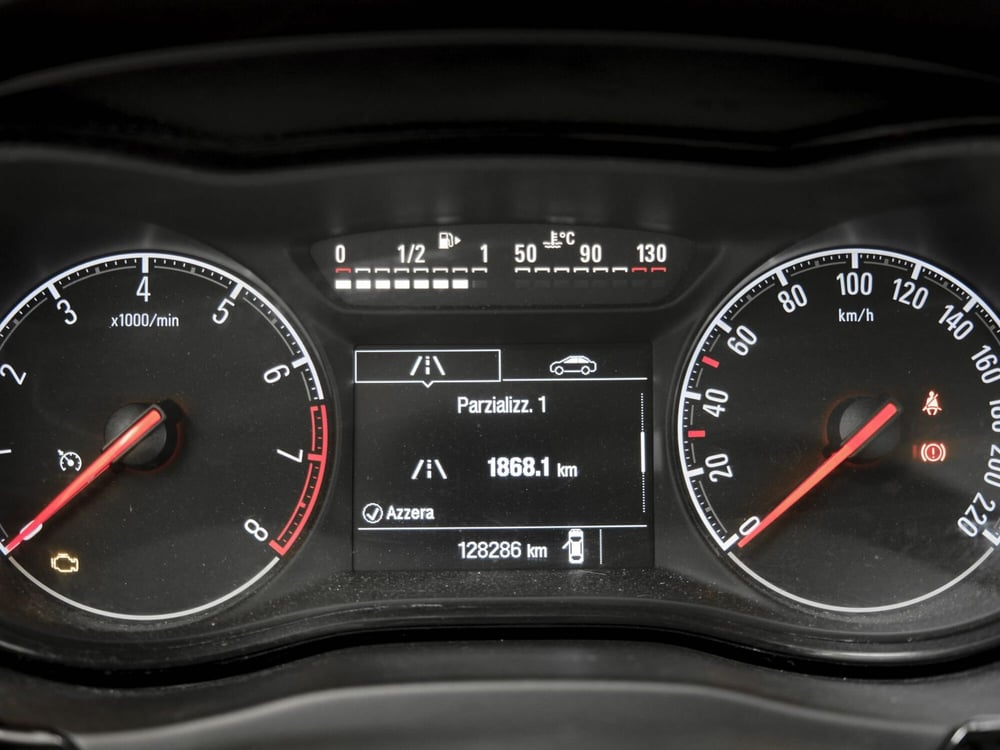 Opel Corsa usata a Prato (9)