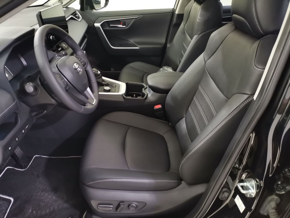 Toyota Rav4 nuova a Salerno (9)