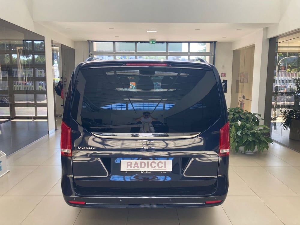 Mercedes-Benz Classe V usata a Bari (3)