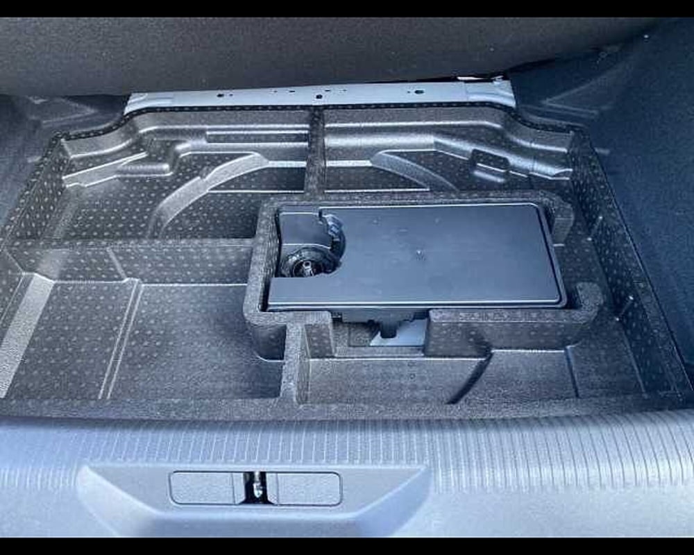 Peugeot 308 nuova a Cremona (15)