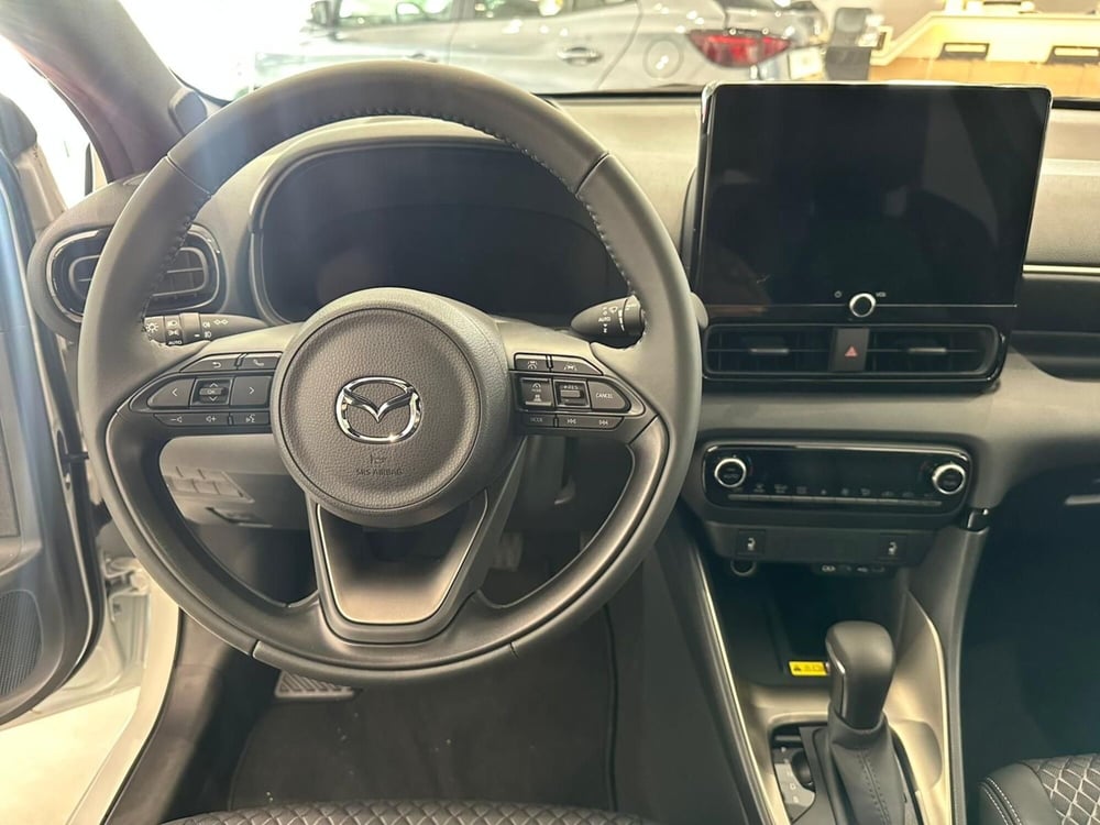 Mazda Mazda2 Hybrid nuova a Verbano Cusio Ossola (8)