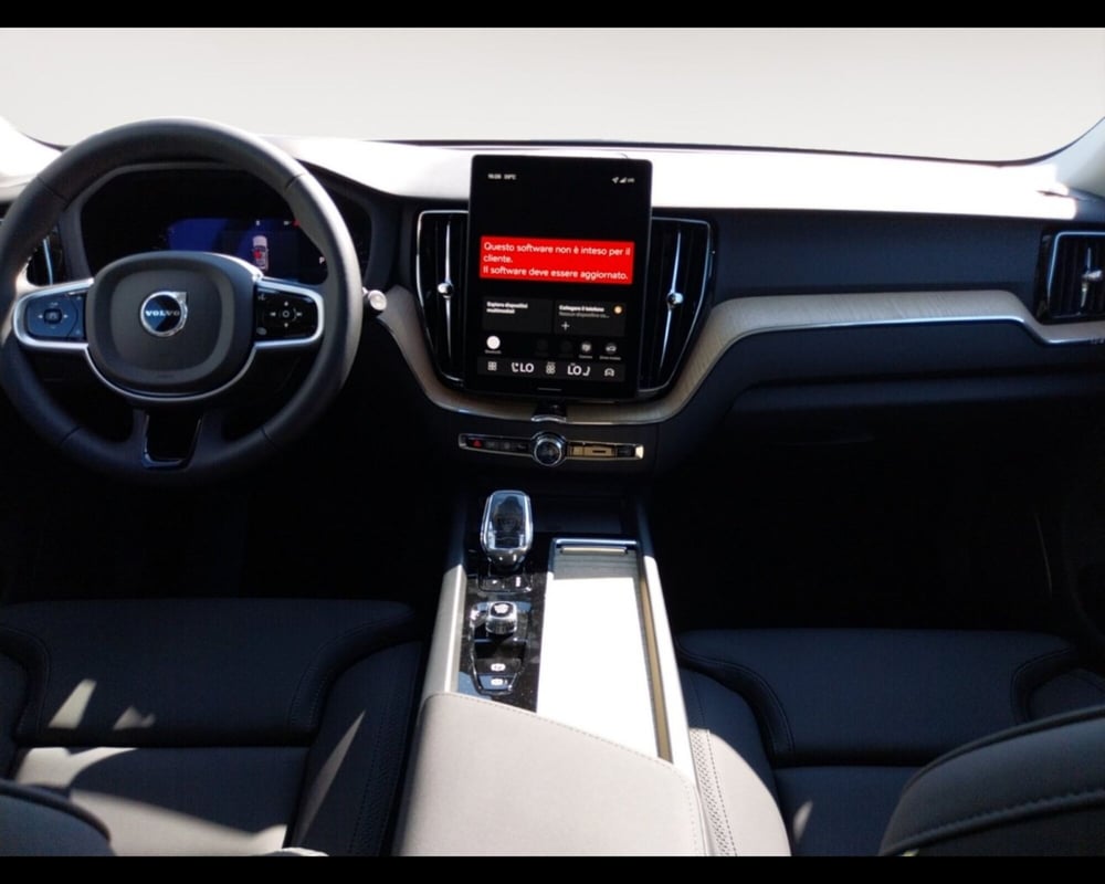 Volvo XC60 nuova a Bologna (10)