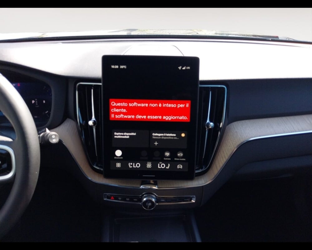 Volvo XC60 nuova a Bologna (11)