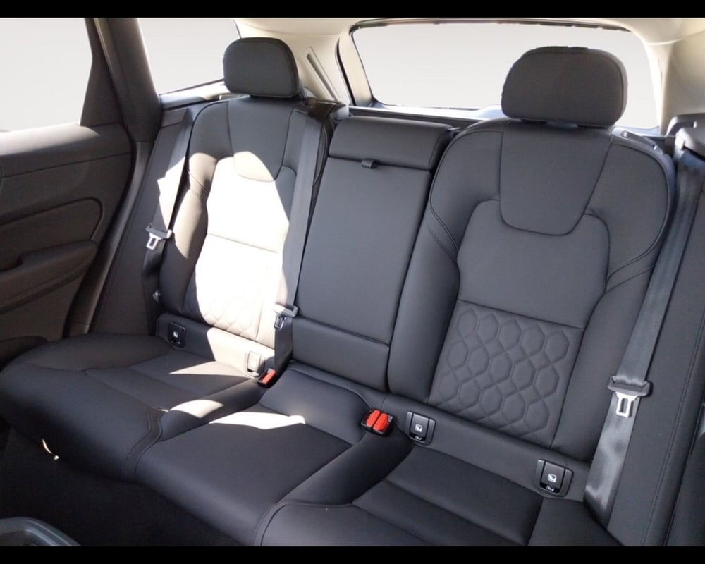 Volvo XC60 nuova a Bologna (13)