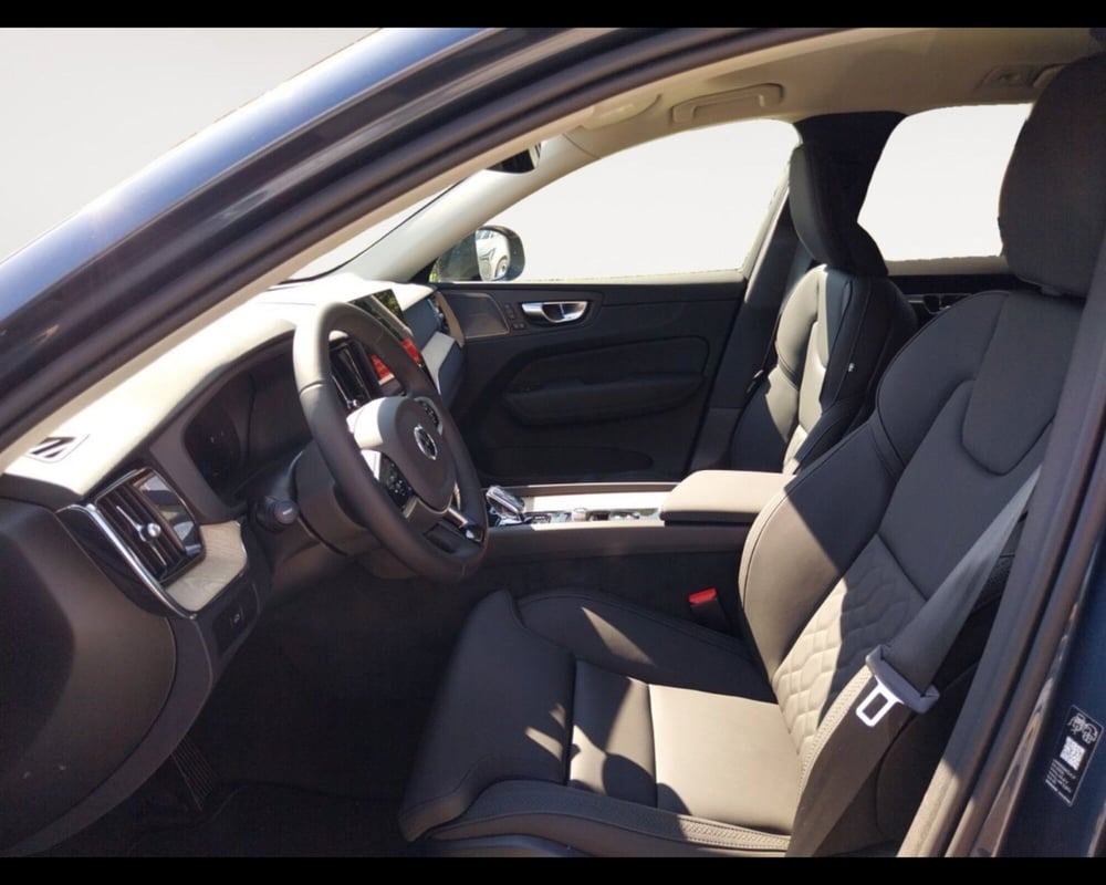 Volvo XC60 nuova a Bologna (9)