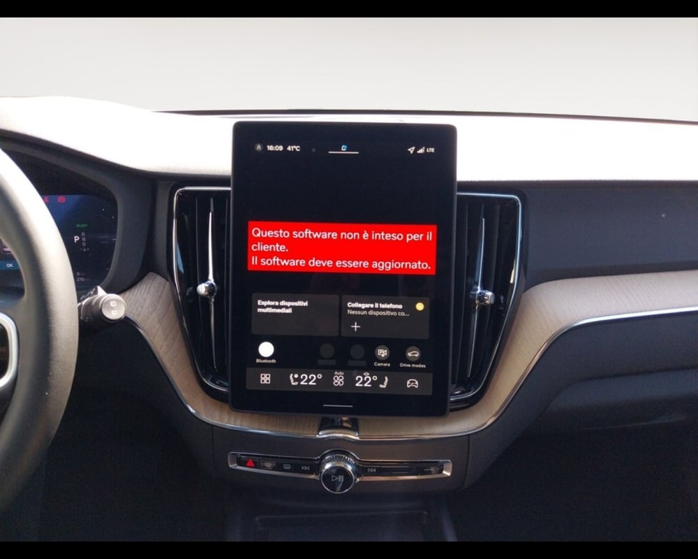 Volvo XC60 nuova a Bologna (11)